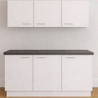 Wit keukenblok met bovenkasten en donker werkblad