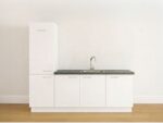 Witte keuken 240 cm met inbouwkoelkast, spoelbak en kraan