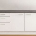 Wit keukenblok met 3 lades, inclusief grafietgrijs blad en plint.